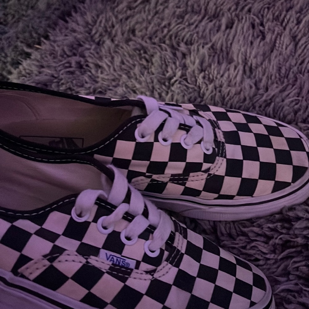 CUSTOMS CHECKERBOARD AUTHENTIC WIDE (womens 7)